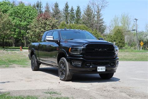 Pickup Review: 2021 Ram 2500 Mega Cab Limited 4x4 Night Edition | Driving