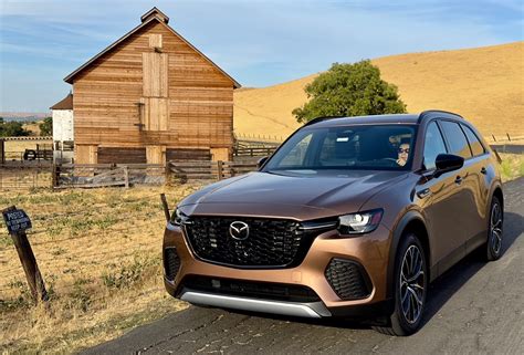 A Week With the 2025 Mazda CX-70 PHEV Premium Plus - Headlight.news