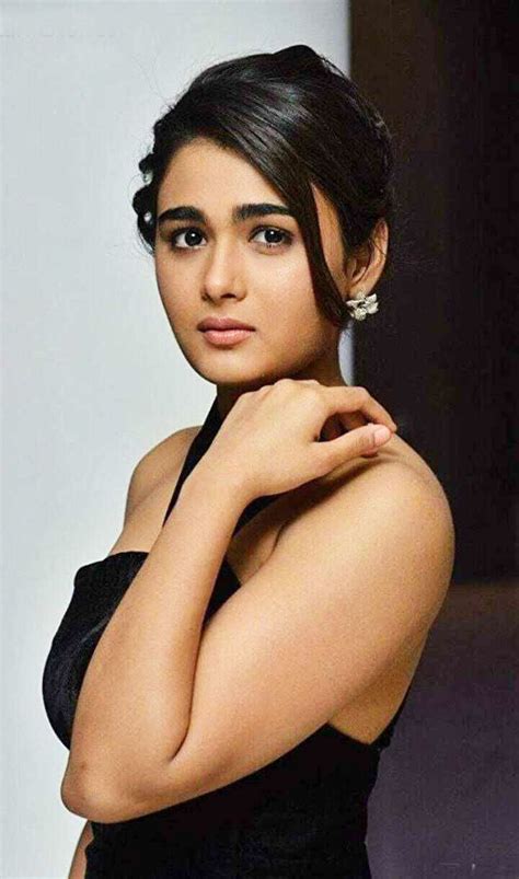 Shalini Pandey Wiki, Affairs, Today Omg News, Updates, Hd Images Phone ...