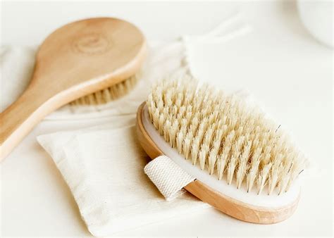 5 Transformative Benefits of Dry Brushing | About Town