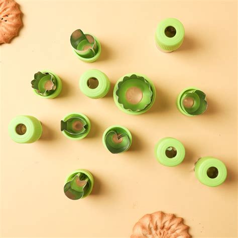 Shape Cutters Set Green Online - Premium Kitchen Tool | Nestasia