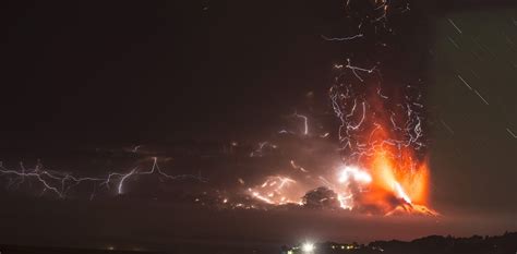 Calbuco Volcano Explosion 的图像结果