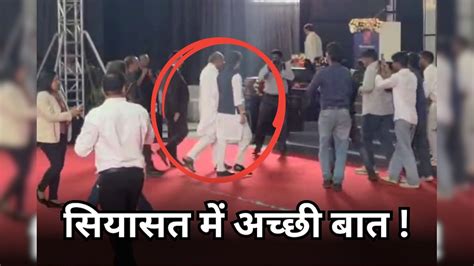 दिग्गी राजा सामने थे..सिंधिया उठे, हाथ पकड़े और ले आए मंच पर...दो सौ ...