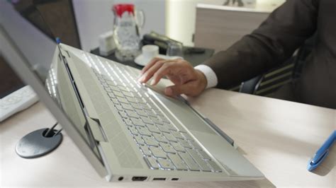 Offiice Hands Computer 的图像结果