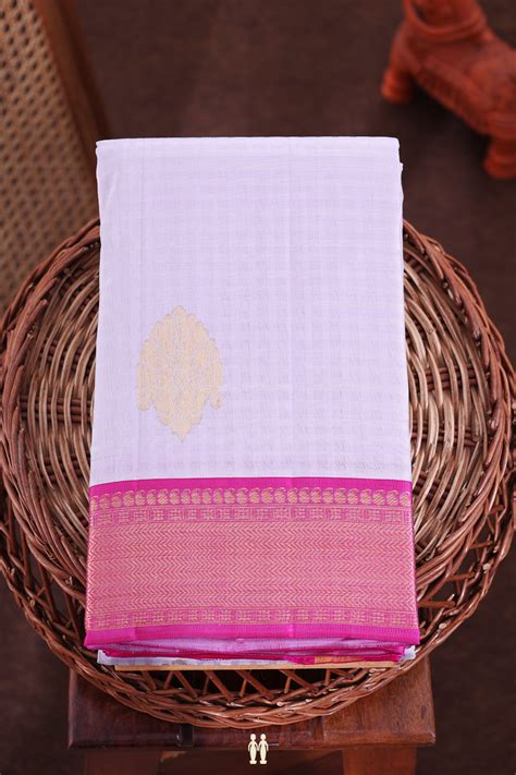 Kanchipuram Silk Saree In Pastel Purple With Checks Design