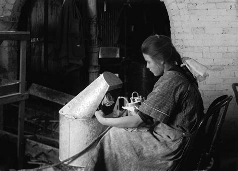 Hine Flower Factory 1917 N14-Year-Old Margaret Reddington Powdering ...