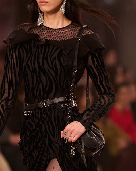 SHOW DETAILS FALL-WINTER 2025 | ISABEL MARANT Official Online Store