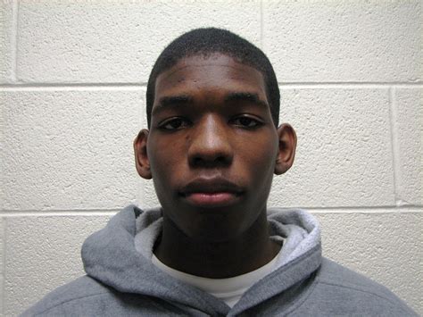 A new Husky Shawn Kemp Jr. signs with Washington Husky Mens