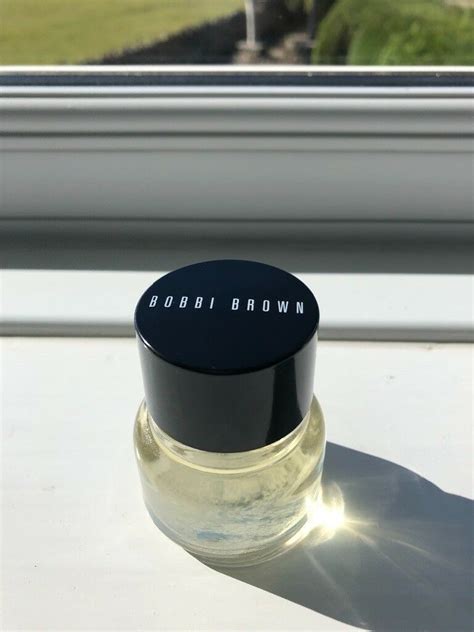 What works best for your skin - moisturisers or oils? Find out here