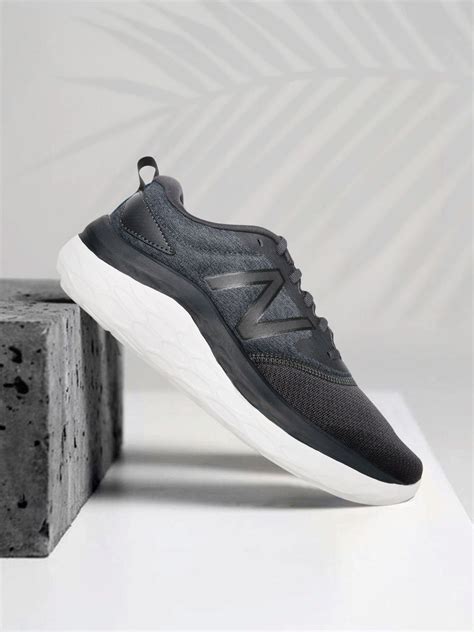 New Balance Men Charcoal Grey Fresh Foam ALTOH Woven Design Running ...