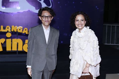 Libatkan Orangutan dan Kucing Untuk Syuting 'PETUALANGAN SHERINA 2', Riri Riza Pastikan Berizin ... - what are bayu riri and santi discussing