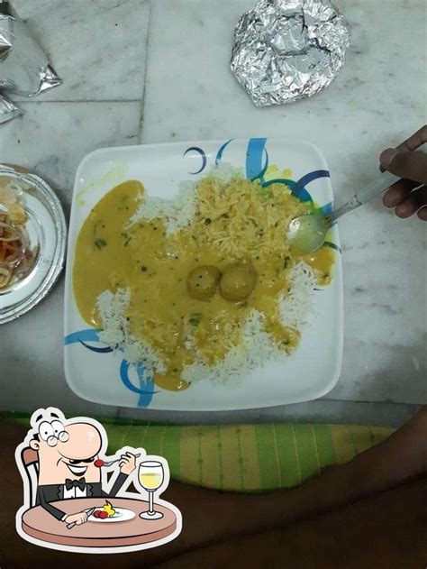 Punjabi Zaiqa - New Sardar Ji Ke Mashhoor Chole Bhatoore, Lucknow ...