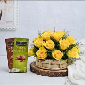 Birthday Flowers Online | Birthday Flower Delivery in India - GiftaLove