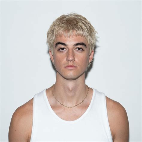 We Should Stick Together (TRADUÇÃO) - elijah woods - OUVIR MÚSICA