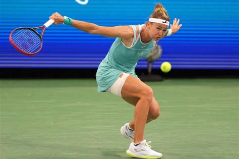 Tennis PIX: Swiatek survives Zheng scare; Pegula out - Rediff Sports