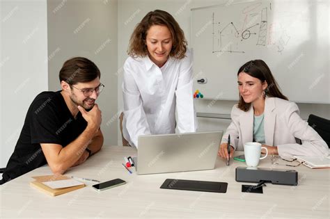 Table Meeting Examples 的图像结果