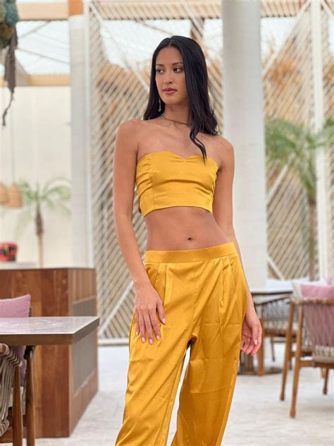 Fara Q Model Bio 的图像结果