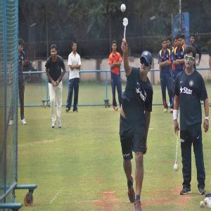 Leverage - Cricket Bowling Machine Images