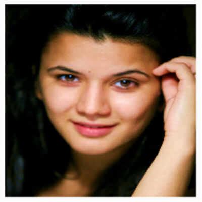 Annie Gill down with food poisoning - The Times of India