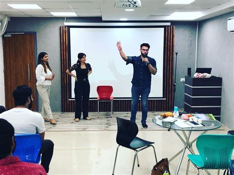 India's Best Communication, Public Speaking Skills Institute - Pep Talk