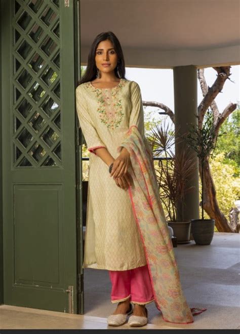 Buy Best Ethnic Wear for Women & Girls | Daily Woman – Buy Best Ethnic ...