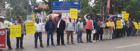 Joint Forum of BSNL Unions Hold Nationwide Human Chain Protest, Demand ...