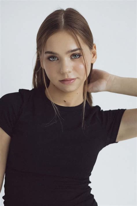 Best 12 J. K. Rowling’s daughter Mackenzie Jean Rowling Murray Bio: Parents, Age, Net Worth ...