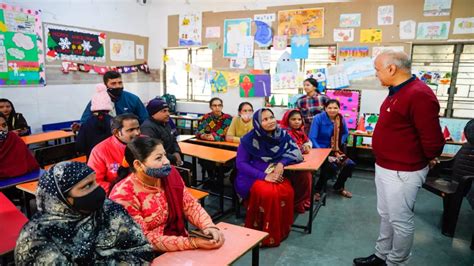 Sisodia raises issue of staff shortage, poor infrastructure at Delhi ...