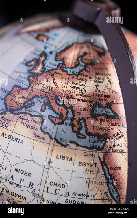 Europe Globe 的图像结果