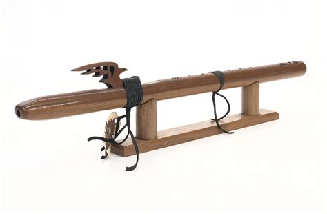 Lot - HIGH SPIRIT FLUTES RED TAIL HAWK "G" WALNUT FLUTE