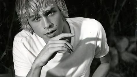 Charlie Hunnam biography, wife, net worth, age, family 2024 | Zoomboola