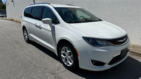 Used 2017 Chrysler Pacifica Touring-L Plus For Sale ($21,995) | Formula Imports Stock #G12666A