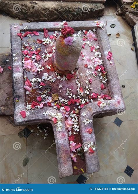 Shiva Lingam Hindu Gods editorial image. Image of lingam - 158328185