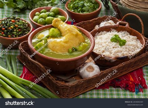 Caldo De Gallina Guatemalteco