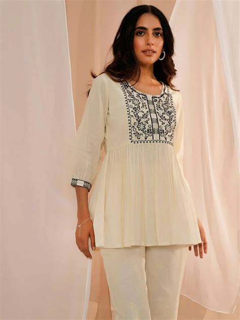 Buy Short Kurtis for Women Online in India | Libas