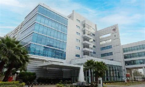 Flexible Workspaces at RMZ Millenia - TEC India