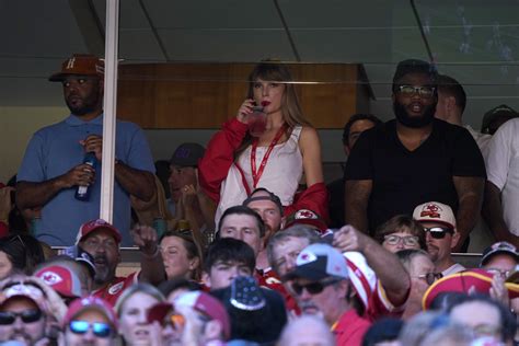 The Drink of Fall 2023? Social Media Sleuths Believe They’ve Discovered What Cocktail Taylor ...
