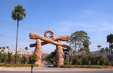 MOUNT OPERA AMUSEMENT PARK AND RESORT (Batasingaram) - Hotel Reviews ...