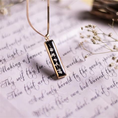 Nyx Unisex Necklace – Leafy Affair