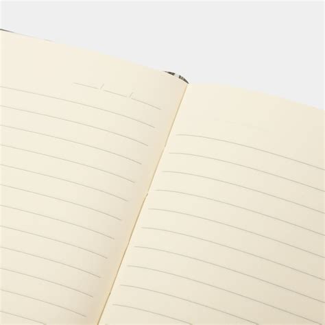 Libreta ejecutiva de 14 x 9 cm diseño mariposa