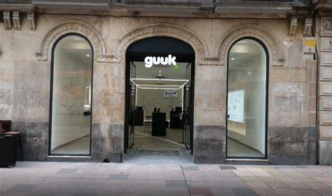 Guuk-ek denda bat ireki du Gasteizko erdialdean - Gasteiz - Alea.eus