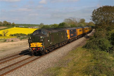 Sunday Serco. | 37057 with 73962 and 73964 dead in train pas… | Flickr