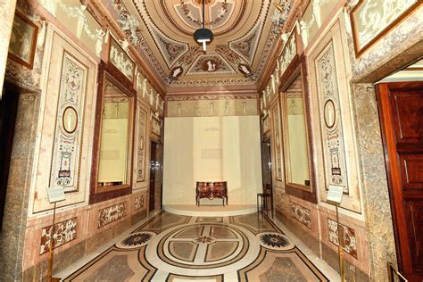 Galería de Colecciones Reales: Patrimonio Nacional recupera una cómoda del despacho secreto de ...