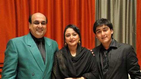 Mohammed Rafi का बेटा असल जिंदगी में निकला उस्ताद, पिता की लेगसी को ऐसा ...