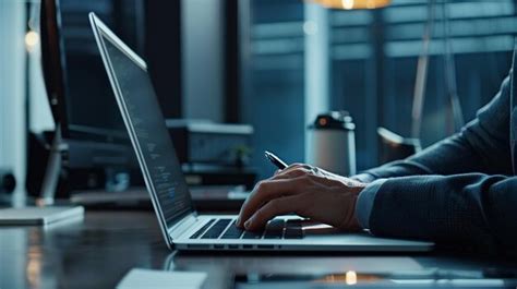 Using Computer 的图像结果