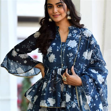 Navy Blue Floral Lehenga set BY SUTI KAPDA -3PC SET – SUTI-KAPDA