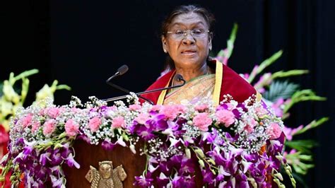 President Murmu Makes Surprise Stop To Greet Children On Way To ...