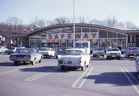 Safeway, 42nd and University DM, 60's | Safeway, Des moines, Street scenes