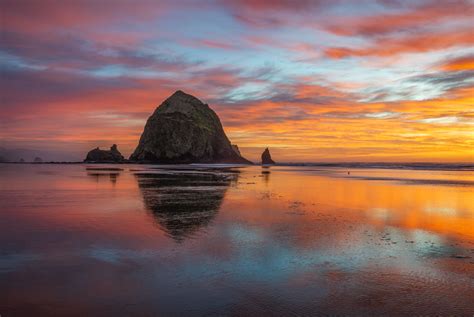 Cannon Beach — Haystack Rock Vibrant Sunset | Cannon Beach, Oregon ...