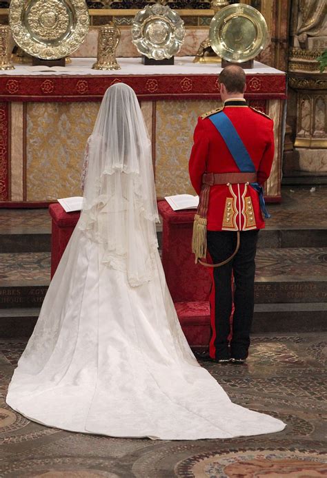 Kate Middleton's Wedding Dress | Kate Middleton's Alexander McQueen Wedding Dress From All ...
